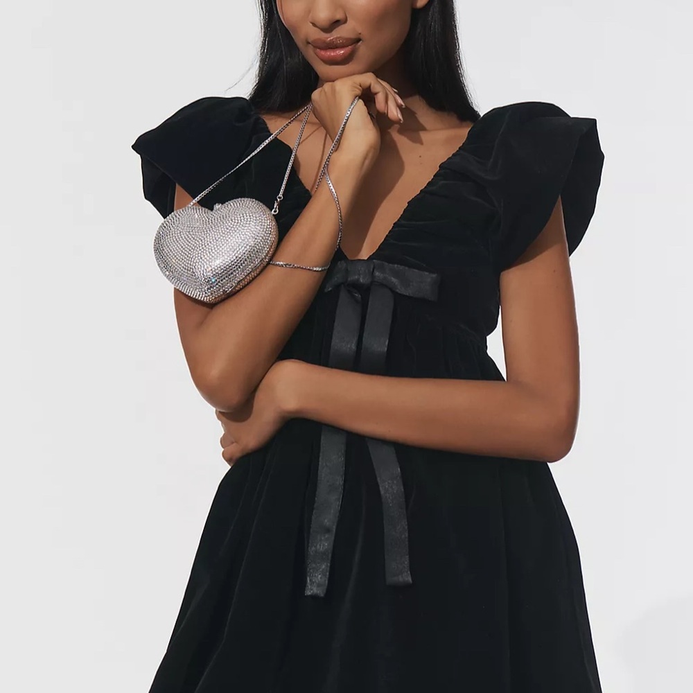 Elegant Black Dress with Bow Detail